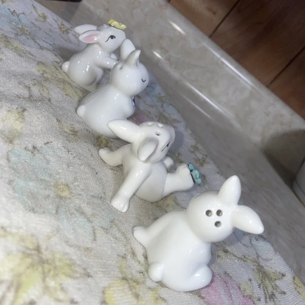 Two Pairs Of Easter Bunny‎ Salt And Pepper Shakers